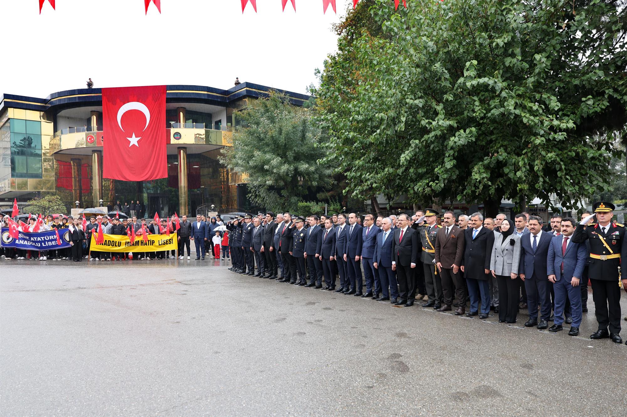 Rektörümüz Prof. Dr. Nihat Şındak Cumhuriyet Bayramı Törenlerine ve Tesis Açılışına Katıldı